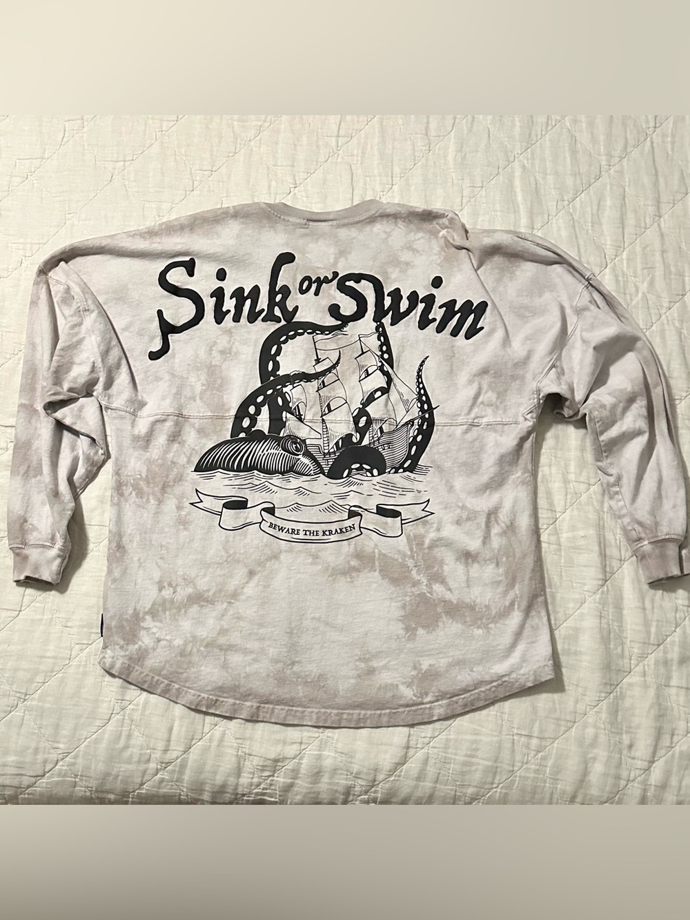 Disney Sink or Swim Kraken Graphic Pirates of the Caribbean Spirit Jersey Large